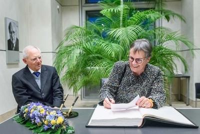 Bundestag, Wolfgang Sch?uble empf?ngt die Pr?sidentin der Parlamentarischen Versammlung des Europarates Deutschland, Be-stock-foto