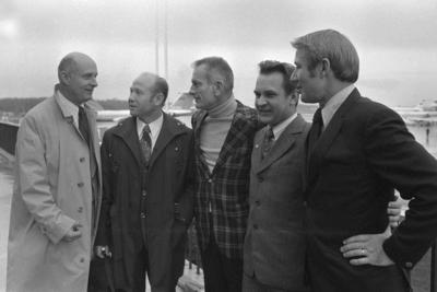 Die Teilnehmer des Apollo Sojus-Raumfahrtprogramm im Juli 1975, v.l. Thomas P. STAFFORD, Kommandeur, Aleksej A. LEONOV,-stock-foto