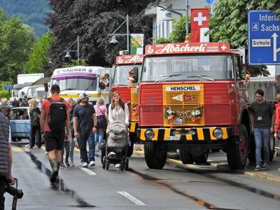 07.06.2025 Sarnen Kanton Obwalden Schweiz. An Pfingsten treffen sich ueber 500 Oldtimer in Sarnen OW. Bild : Oldtimer La-stock-photo