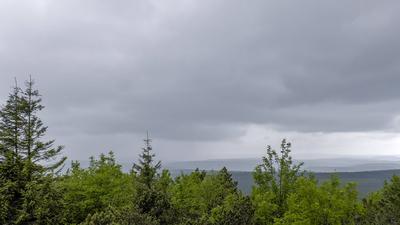 Der Herbst m?ge bitte aus dem Sommer abgeholt werden. Sturm, Regen und K?lte - der Pfingstsonntag f?llt dieses Jahr ins-stock-photo