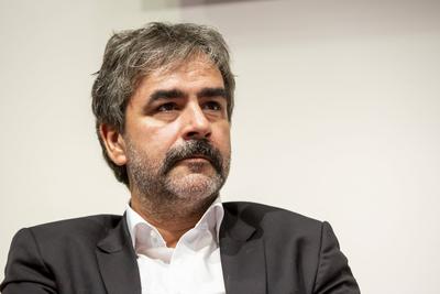 Journalist Deniz Y?cel am Samstag, 19. Oktober 2019 auf der Frankfurter Buchmesse 2019. Frankfurter Buchmesse 2019 ***-stock-foto