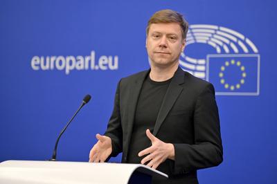 Martin Schirdewan beim Pressebriefing der Fraktion Die Linke im Europ?ischen Parlament. Stra?burg, 07.06.2022 *** Marti-stock-photo