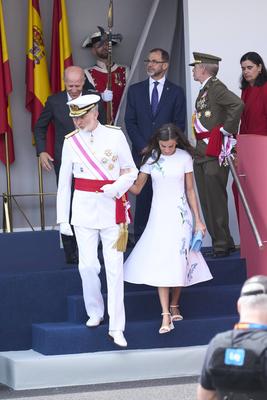 Spanish Royals Attend the Armed Forces Day-stock-foto