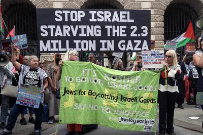 Freedom Flotilla 'Madleen' Protest-stock-photo