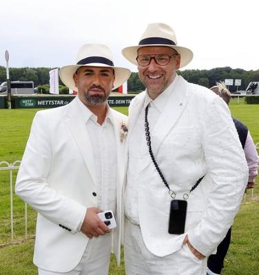 Sebastian Schmidt, Florian Wend beim Fashion Raceday auf der Rennbahn Hoppegarten. *** Sebastian Schmidt, Florian Wend a-stock-foto