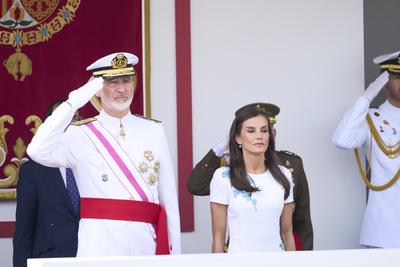 Spanish Royals Attend the Armed Forces Day-stock-foto
