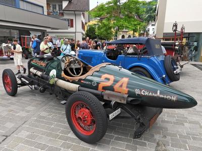 07.06.2025 Sarnen Kanton Obwalden Schweiz. An Pfingsten treffen sich ueber 500 Oldtimer in Sarnen OW. Bild : Nostalgie r-stock-photo