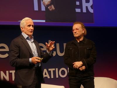 Global rock star and private equity fund leader _"bono"_ at super return berlin 2025.-stock-foto