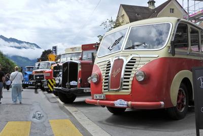 07.06.2025 Sarnen Kanton Obwalden Schweiz. An Pfingsten treffen sich ueber 500 Oldtimer in Sarnen OW. Bild : Oldtimer La-stock-photo