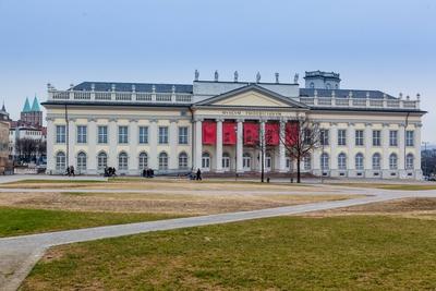 Bildnummer: 57350102  Datum: 10.03.2012  Copyright: imago/R?diger W?lk DEU, Deutschland, Kassel: Museum Fridericianum, alle f?nf Jahre Mittelpunkt der documenta und Ausstellungsort f?r zeitgen?ssische Kunst, als Kunsthalle Fridericianum. Vom 09.06.-16.09.2012 findet hier die documenta 13 statt Reisen Kultur Geb?ude x0x xsk 2012 quer Aussenansicht Aussenaufnahme Bundesrepublik Deutschland DEU Deutschland Europa Europe Federal Republik of Germany Fridericianum GER Germany Hesse Hessen Kassel Klassizismus Kunsthalle Museum Museumsgeb?ude Simon Louis du Ry au?en documenta klassizistisch  57350102 Date 10 03 2012 Copyright Imago R?diger W?lk DEU Germany Kassel Museum Fridericianum all five Years Focus the Documenta and Exhibition venue for contemporary Art as Kunsthalle Fridericianum of 09 06 16 09 2012 finds here the Documenta 13 instead Travel Culture Building x0x xSK 2012 horizontal exterior view Outside view Federal Germany DEU Germany Europe Europe Federal Republic of Germany Fridericianum ger Germany Hesse Hesse Kassel Classicism Kunsthalle Museum Museum building Simon Louis you Ry exterior Documenta classicist-stock-photo
