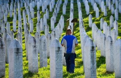 Bosnia and Herzegovina, Potocari, Srebrenica, 100723. Preparations for the celebration of the 28th anniversary of the ge-stock-foto