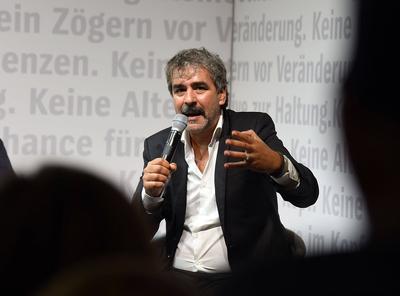 Entertainment Bilder des Tages 16.10.2019, xhbx, Vermischtes Literatur, Frankfurter Buchmesse - 2019 emspor, v.l. Deniz-stock-foto