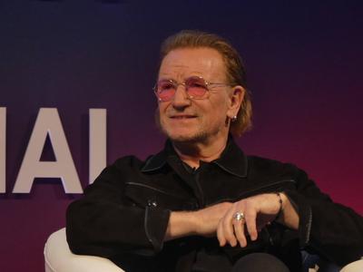 Global rock star and private equity fund leader _"bono"_ at super return berlin 2025.-stock-foto