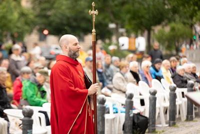 Pfingstgottesdienst am Rathaus Schoeneberg in Berlin-stock-photo