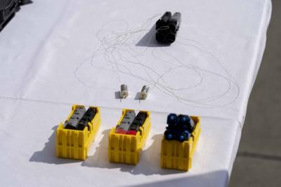 Wien, ?sterreich. 25. Juli 2024. Vorstellung zweier Pilotprojekte der Polizei, bei denen eine Ausrollung der Elektroimpu-stock-foto