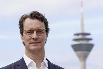 Uebergabe Aktionsplan Westdeutsche Kanaele an Land NRW Aktuell, 02.07.2021, Duesseldorf, Hendrik Wuest Verkehrsminister-stock-foto