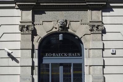 21 04 2016 Mitte Tucholskystrasse Berlin Leo Baeck Haus Haus Leo Baeck Haus Verzierung L?we-stock-photo