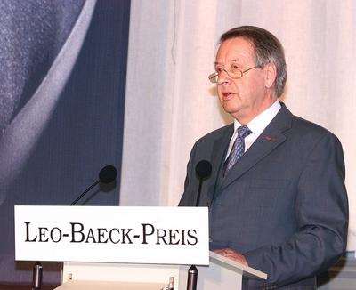 Foto: IMAGO. Herrmann phone:  Thema: Verleihung des Leo- Baeck- Preis 2000 an Friede Springer; Paul Spiegel *** Photo IM-stock-foto