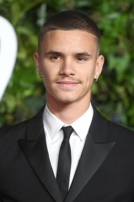 Romeo Beckham attends The Fashion Awards 2021 at the Royal Albert Hall in London. NOVEMBER 29th 2021 PUBLICATIONxINxGER-stock-foto