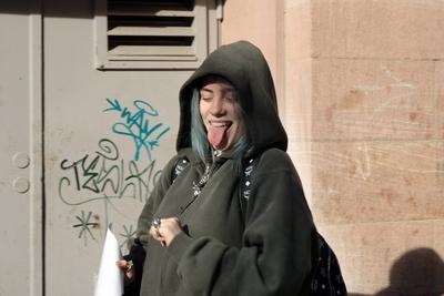 Entertainment Bilder des Tages Billie Eilish, US amerikanische K?nstlerin und S?ngerin, trifft sechs Stunden vor Beginn-stock-photo