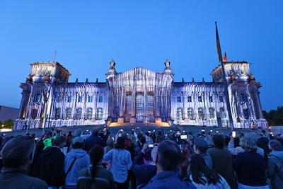 30 Jahre Christo Reichstagsverh?llung, Berlin, 09.06..2025-stock-photo