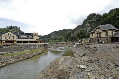 31.07.2021, Altenahr, Deutschland - Flutkatastrophe im Ahrtal. Foto: Der Ortskern von Altenahr nach der Flutkatastrophe-stock-foto