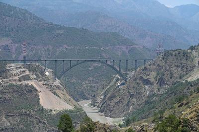 Highest Railway Arch Bridge Over The River Chenab At Reasi Jammu-stock-foto