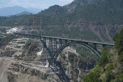 Highest Railway Arch Bridge Over The River Chenab At Reasi Jammu-stock-foto