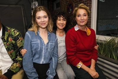 Farina Flebbe, Maria Ketikidou und Saskia Fischer Schauspielerinnen Das TV Grossstadtrevier der ARD bald auf der Theater Buehne des Hamburger St. Pauli Theaters Vorstellung Ein St?ck Grossstadtrevier von Saskia Fischer , Urauffuehrung am 09. Oktober 2025 Hamburg Berlin Deutschland *** Farina Flebbe, Maria Ketikidou and Saskia Fischer Actresses The TV Grossstadtrevier of the ARD soon on the stage of the Hamburg St Pauli Theater Performance A play Grossstadtrevier by Saskia Fischer , premiere on 09 October 2025 Hamburg Berlin Germany-stock-foto