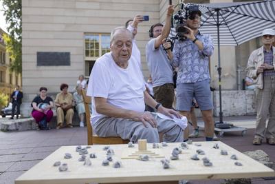 Das Kunstfest Weimar startet am 23.08.2023 mit dem Aufbau einer Installation des Duesseldorfer Objektkuenstlers Guenther-stock-foto