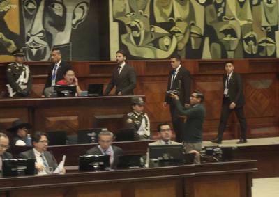 SESION ASAMBLEA LEY DERECHOS ANIMALES-stock-foto