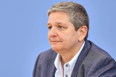 Berlin, Deutschland, 11.06.2025: Bundespressekonferenz: Cybersecurity: Studie zur digitalen Sicherheit der deutschen Wir-stock-foto