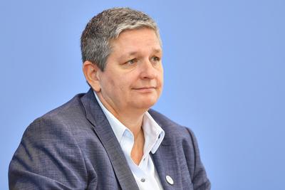 Berlin, Deutschland, 11.06.2025: Bundespressekonferenz: Cybersecurity: Studie zur digitalen Sicherheit der deutschen Wir-stock-foto