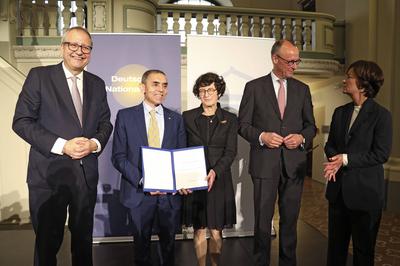 Andreas Voßkuhle, Uğur Şahin, Özlem Türeci, Friedrich Merz, Nicola Leibinger-Kammüller-stock-foto