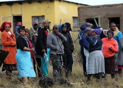 Recovery efforts underway amid deadly South Africa floods-stock-foto