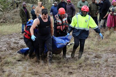 Recovery efforts underway amid deadly South Africa floods-stock-foto
