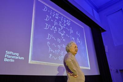 Madame Tussauds Berlin Wachsfigur von Albert Einstein-stock-photo