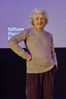 Madame Tussauds Berlin Wachsfigur von Albert Einstein-stock-photo
