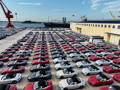 Chinese-made Vehicles Export Growth-stock-foto