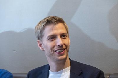Muenchen, Pressekonferenz im SUB zum CSD, Dominik Krause, Zweiter Buergermeister, mit einem Gru?wort zu Diskriminierung-stock-foto