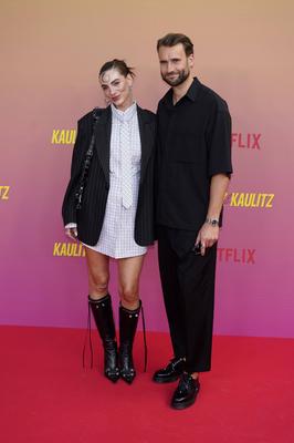 Justine Schl?tter mit Partner Benedikt Gr?tter-stock-photo