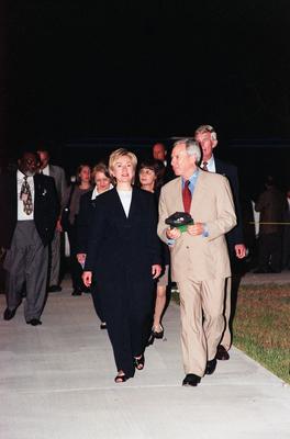 Entering the Banana Creek viewing site, First Lady Hillary Rodham Clinton is joined by NASA Administrator Daniel Goldin-stock-foto