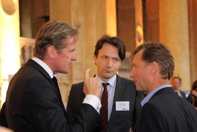 Mathias D?pfner (CEO Axel Springer SE), Wolfgang Blau (The Guardian, Direktor Digitale Strategien) und Mathias M?ller v-stock-foto
