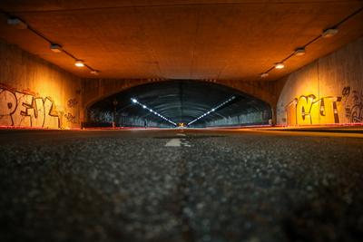 Nacht der 1000 Lichter zum 10. Jahrestag der Loveparade Katastrophe, Duisburg 24.07.2020 Der Karl-Lehr Tunnel in Duisbu-stock-foto