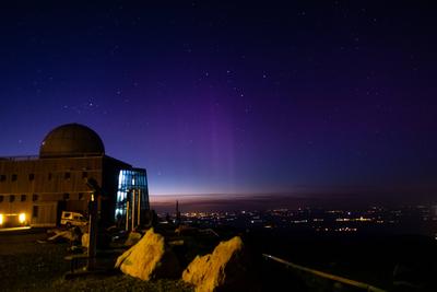 Polarlichter ?ber Deutschland. Auf Grund der derzeit hohen Sonnenaktivit?t sind Polarlichter bis weit nach MItteleuropa-stock-photo