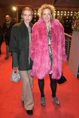 Paula Riemann mit Mutter Katja Riemann bei der Festivaleröffnung und der Premiere des Kinofilms She Came to Me auf der B-stock-foto