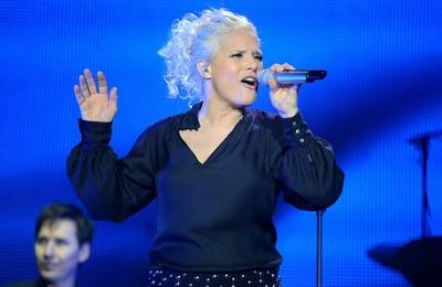 Bildnummer: 56900066  Datum: 13.01.2012  Copyright: imago/VIADATAErfurt , Landeshauptstadt Th?ringen , Messe Erfurt Ina M?ller in Konzert Ina M?ller - Das w?r dein Lied gewesen Kultur People Musik Aktion x0x xkg 2012 quer Menschen Deutschland Kultur Konzert Erfurt Messe M?ller Mueller Ina  56900066 Date 13 01 2012 Copyright Imago VIADATA Erfurt State capital Thuringia trade Fair Erfurt Ina Mueller in Concert Ina Mueller the Why not your Song been Culture Celebrities Music Action shot x0x xkg 2012 horizontal People Germany Culture Concert Erfurt trade Fair Mueller Mueller Ina-stock-foto