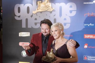 Bildnummer: 53471551  Datum: 30.09.2009  Copyright: imago/Sven SimonLaudator Kolja KLEEBERG und Preistr?gerin Ina M?LLER anl?sslich der Verleihung der Goldenen Henne in Berlin People Goldene Henne 2009 Preistr?ger Kbdig xdp 2009 quer TV o0 ObjekteBildnummer 53471551 Date 30 09 2009 Copyright Imago Sven Simon Laudator Kolja Kleeberg and Prize winner Ina Mueller during the award Ceremony the Golden Hen in Berlin Celebrities Golden Hen 2009 Prize winners Kbdig XDP 2009 horizontal TV o0 Objects-stock-photo