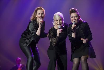 Ina M?ller Ina M?ller in der Olympiahalle Muenchen 11 03 17-stock-photo