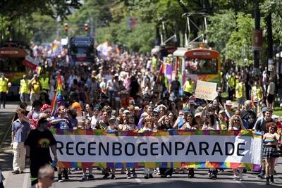 29. VIENNA PRIDE - REGENBOGENPARADE-stock-foto